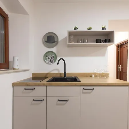 Napoleon Apartment