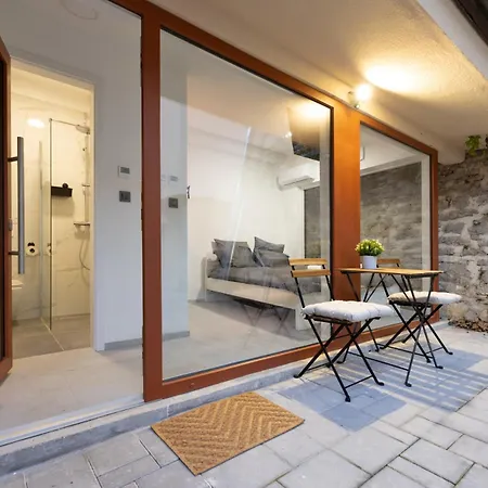 Napoleon 아파트 *